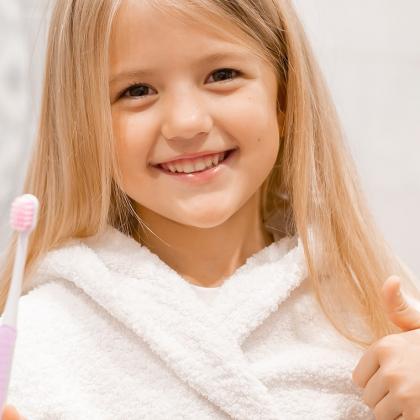 Gyermekfogászati kisokos: hogyan készüljünk a picivel az első fogászati vizsgálatra?