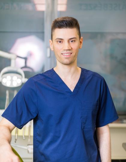 Dr. Poncz Lajos - Szájsebész Szakorvos