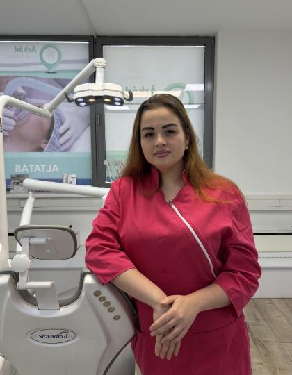 Huborka Evelin - Fogászati asszisztens és fogtechnikus