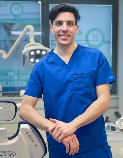 Dr. Tarköy Péter - Dentist