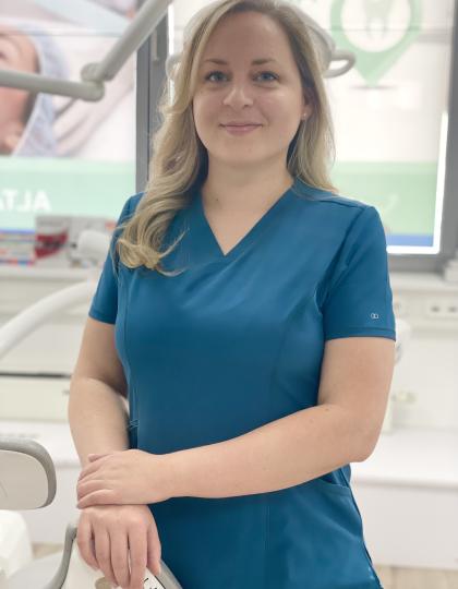Dr. Simicskó Eszter - Szájsebész szakorvos