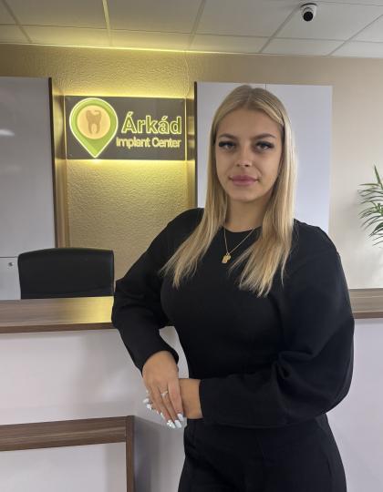 Vasvári Virág - Páciens koordinátor  Vasvári Virág - Páciens koordinátor