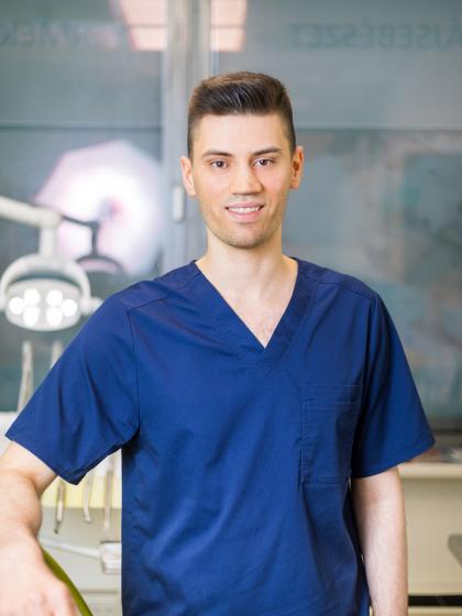 Dr. Poncz Lajos - Szájsebész Szakorvos